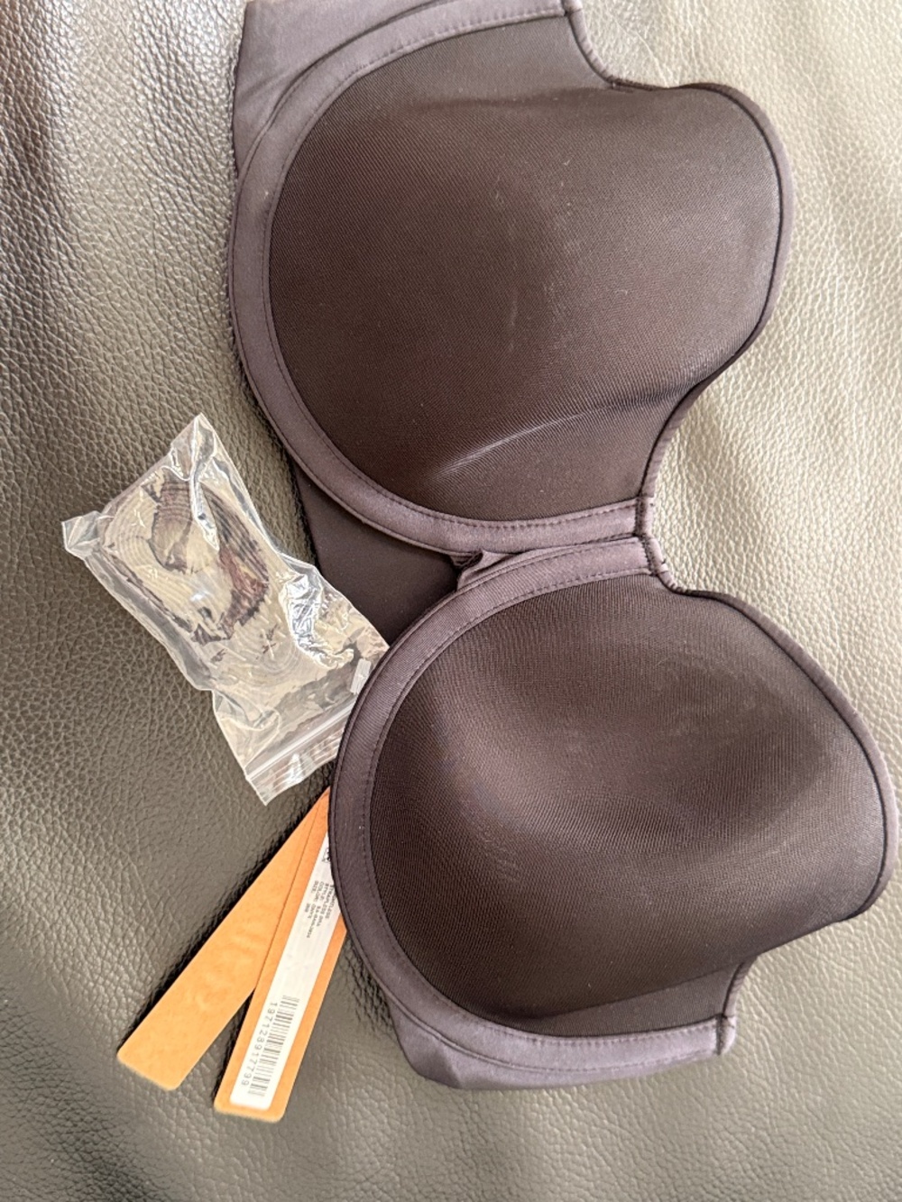 SKIMS Weightless Strapless Bra – NEW WITH TAGS